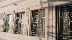 סורגים מברזל