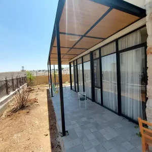 פרגולה ברזל עם עמודים